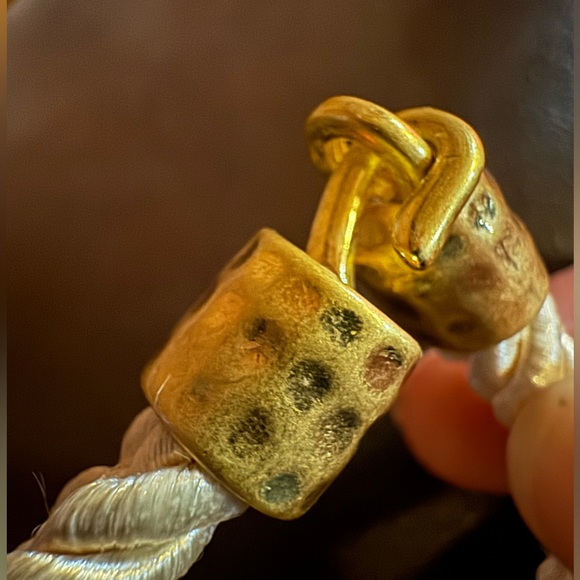 Tory Burch New Shell & Kira T Rope Ivory Bracelet w/ Gold-Plated Brass Hardware - Picture 7 of 7